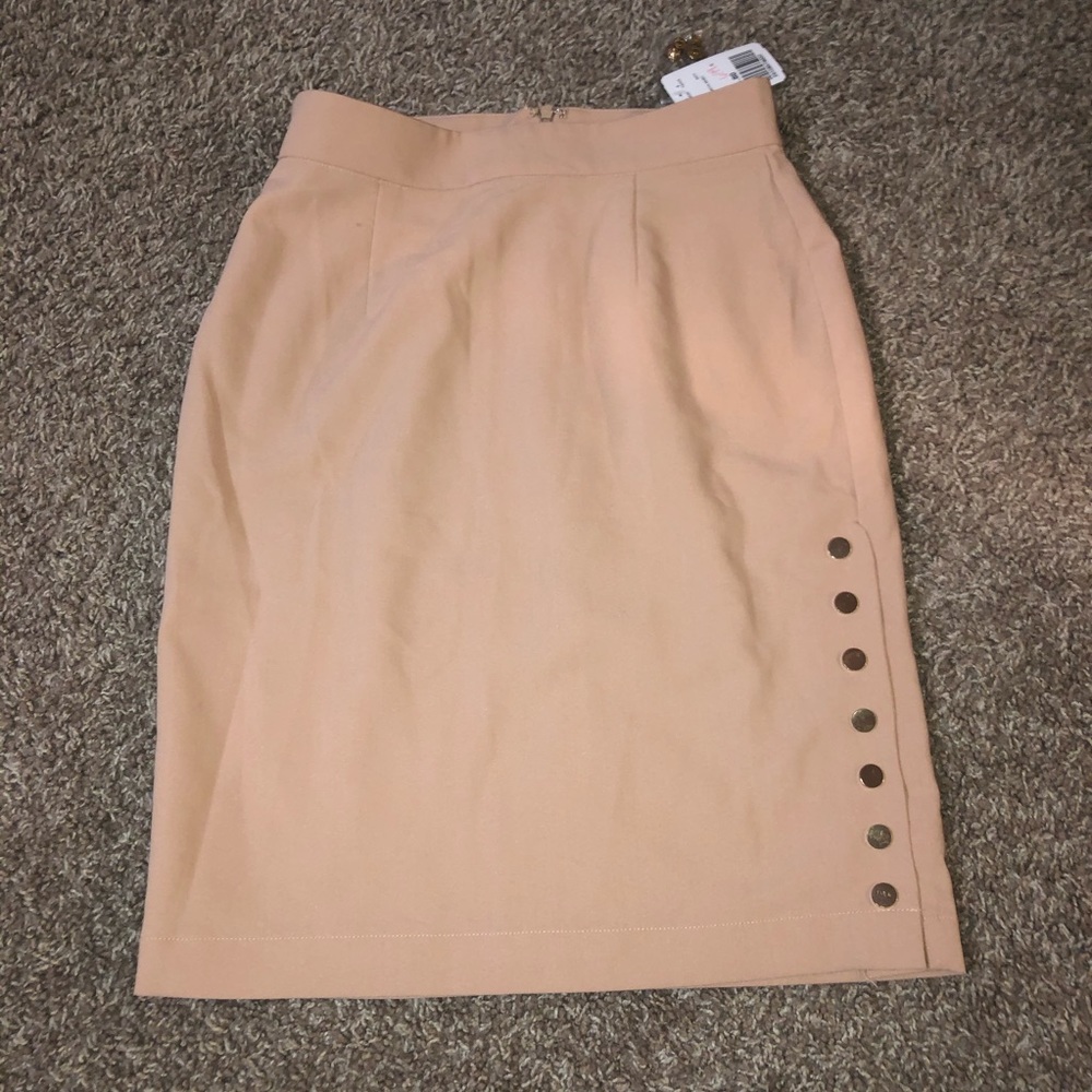 Nude skirt with gold button detail